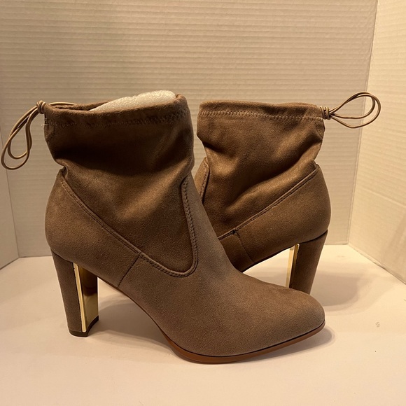 Size 12 Heeled Ankle Booties - Picture 3 of 6